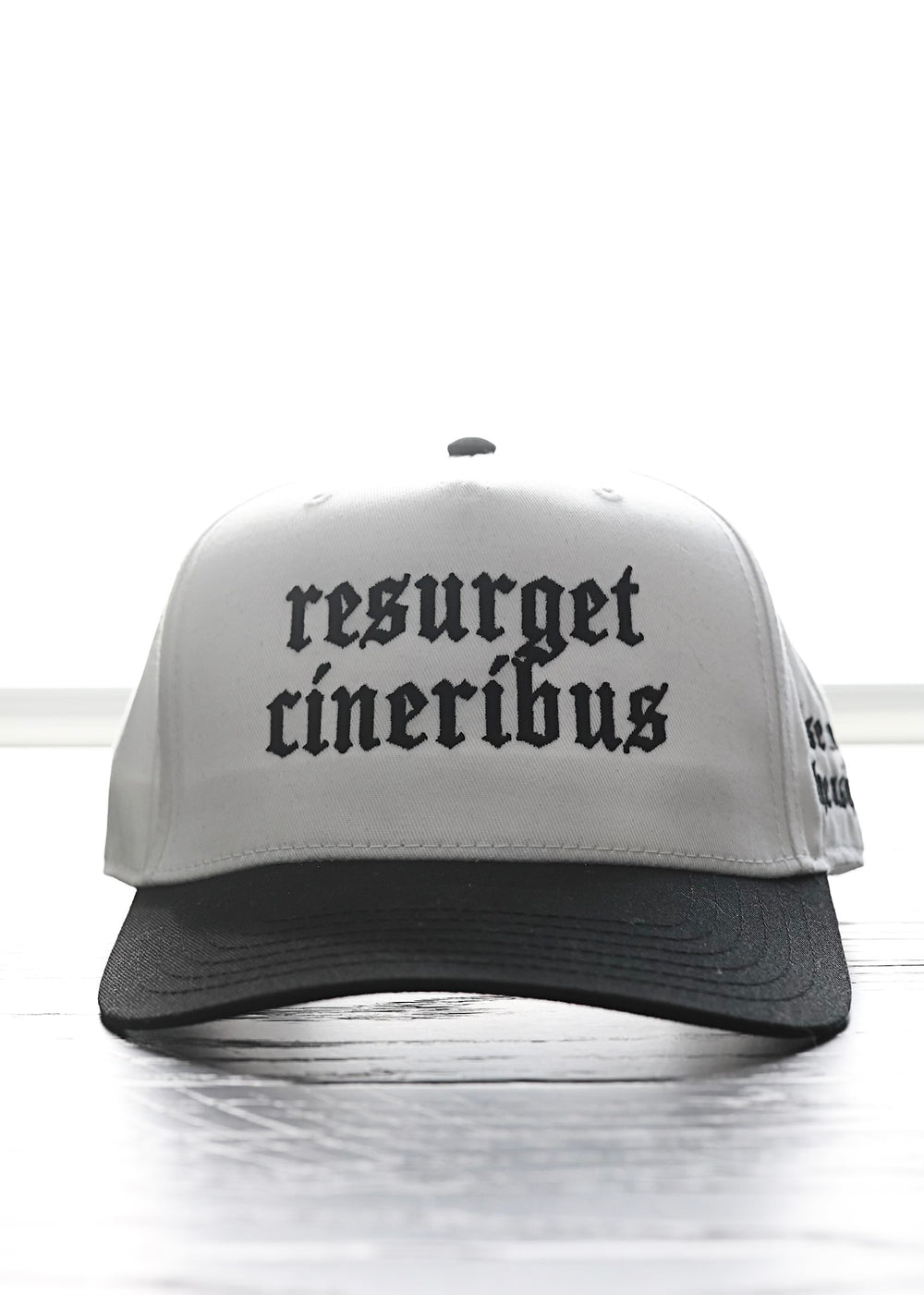 PREMIUM Resurget Cineribus Hat - White