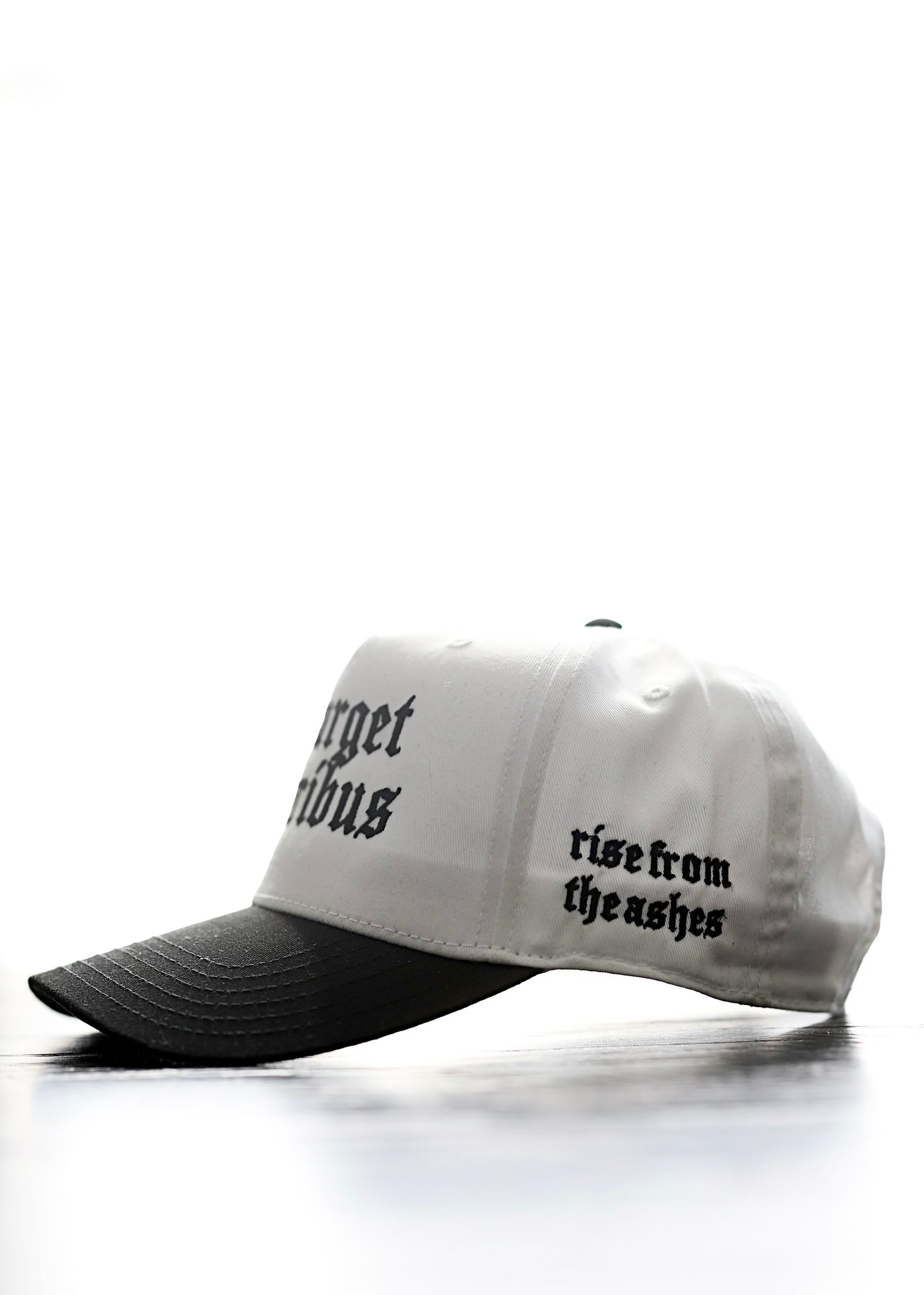 PREMIUM Resurget Cineribus Hat - White