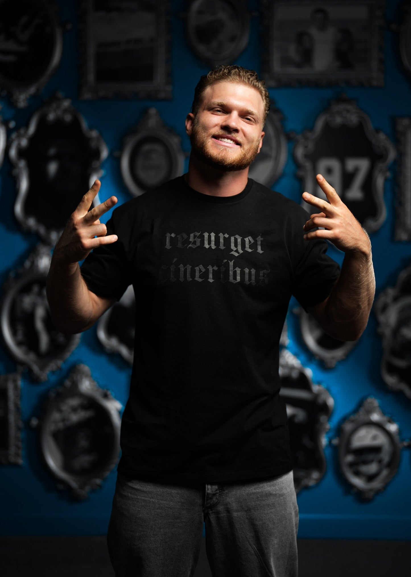Aidan Hutchinson Detroit Lions NFL Resurget Cineribus Tee